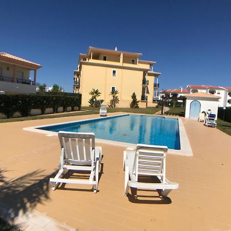 Oura Beach T1 Apartment Coral , Close To The Strip, Swimming Pool, Wi Fi, A/C Albufeira Eksteriør bilde