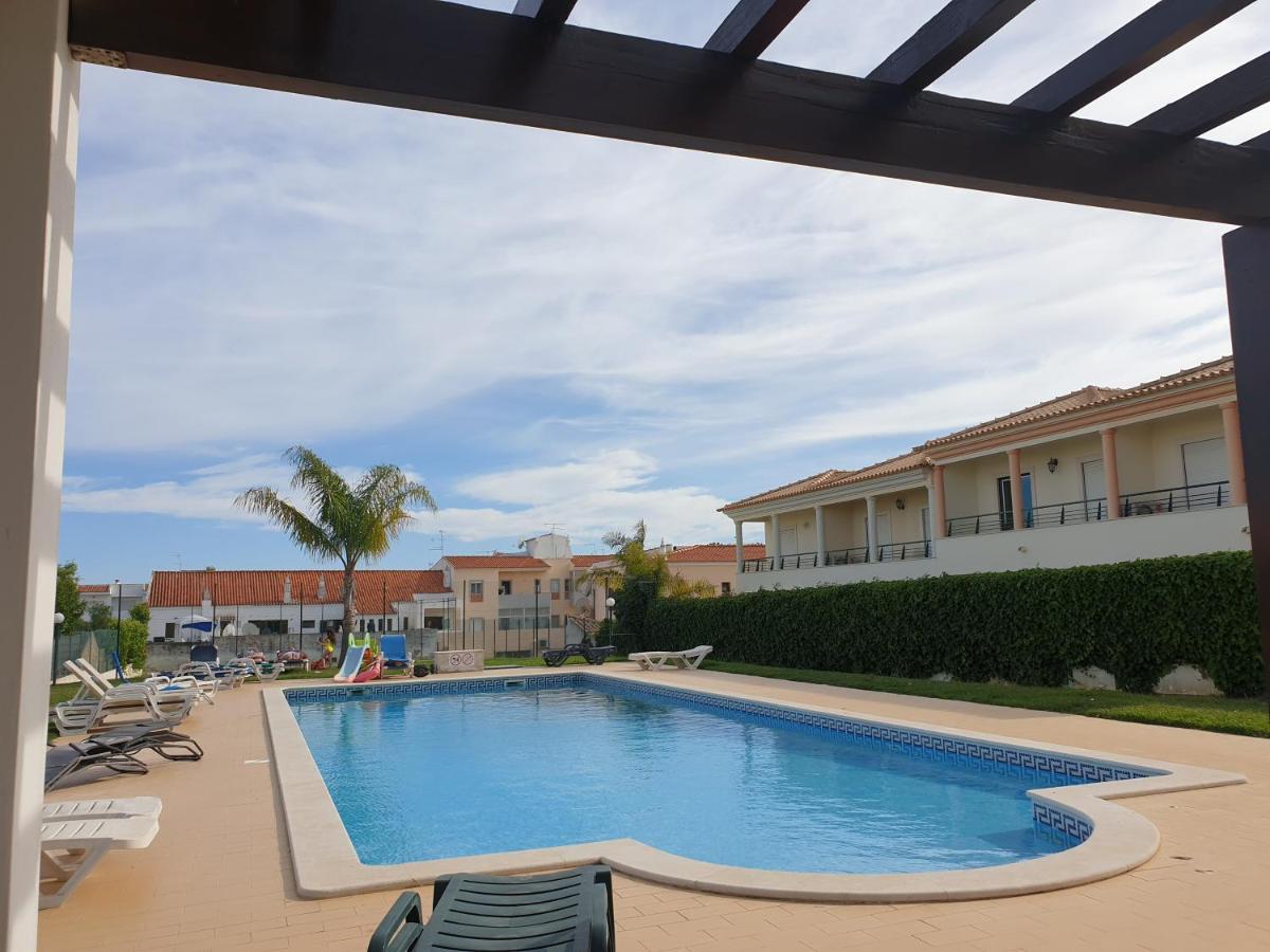 Oura Beach T1 Apartment Coral , Close To The Strip, Swimming Pool, Wi Fi, A/C Albufeira Eksteriør bilde